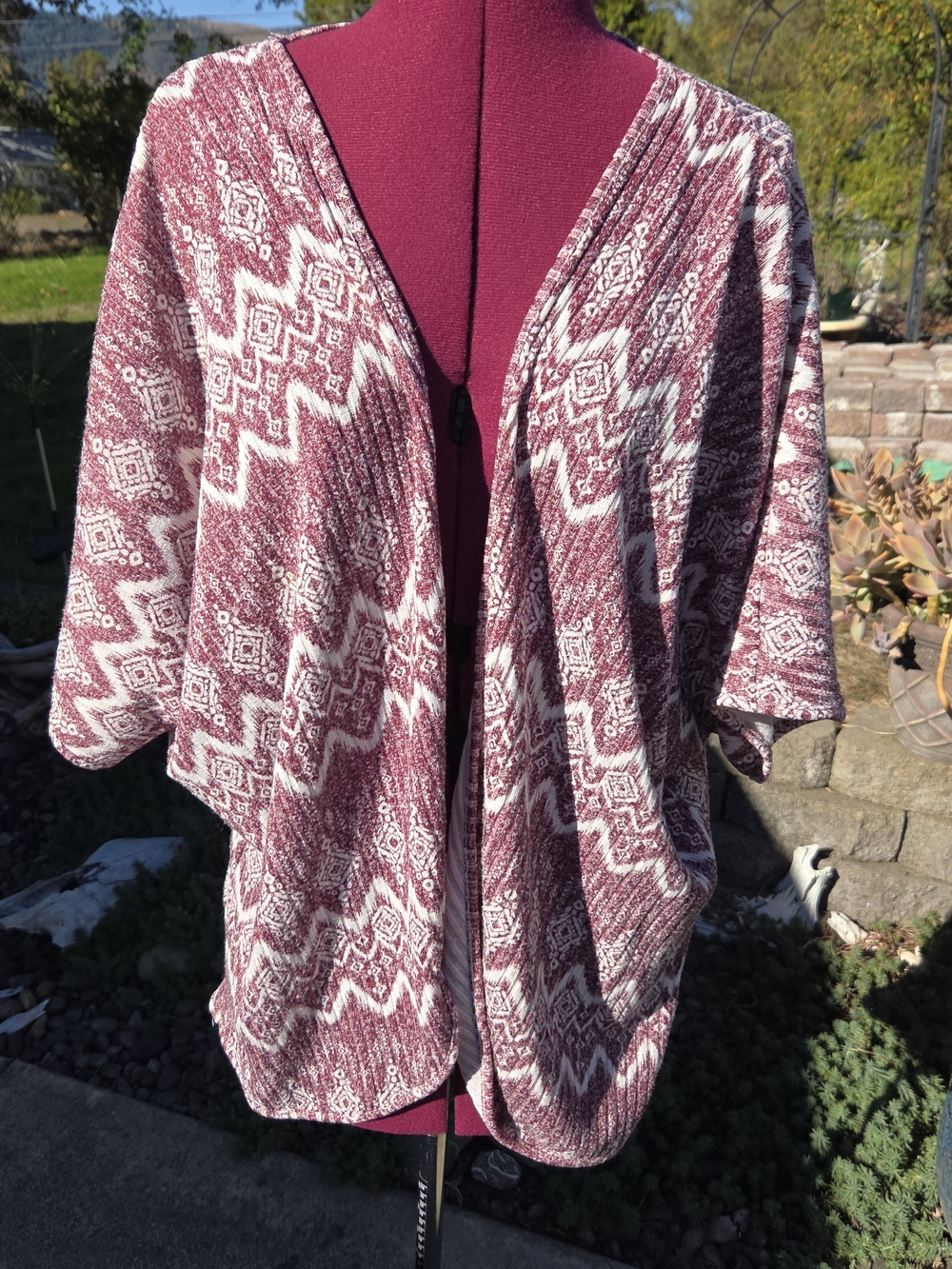 Women's Open-Front Burgandy & Cream Patterned Sweater Cardigan Size M/L. BBCP